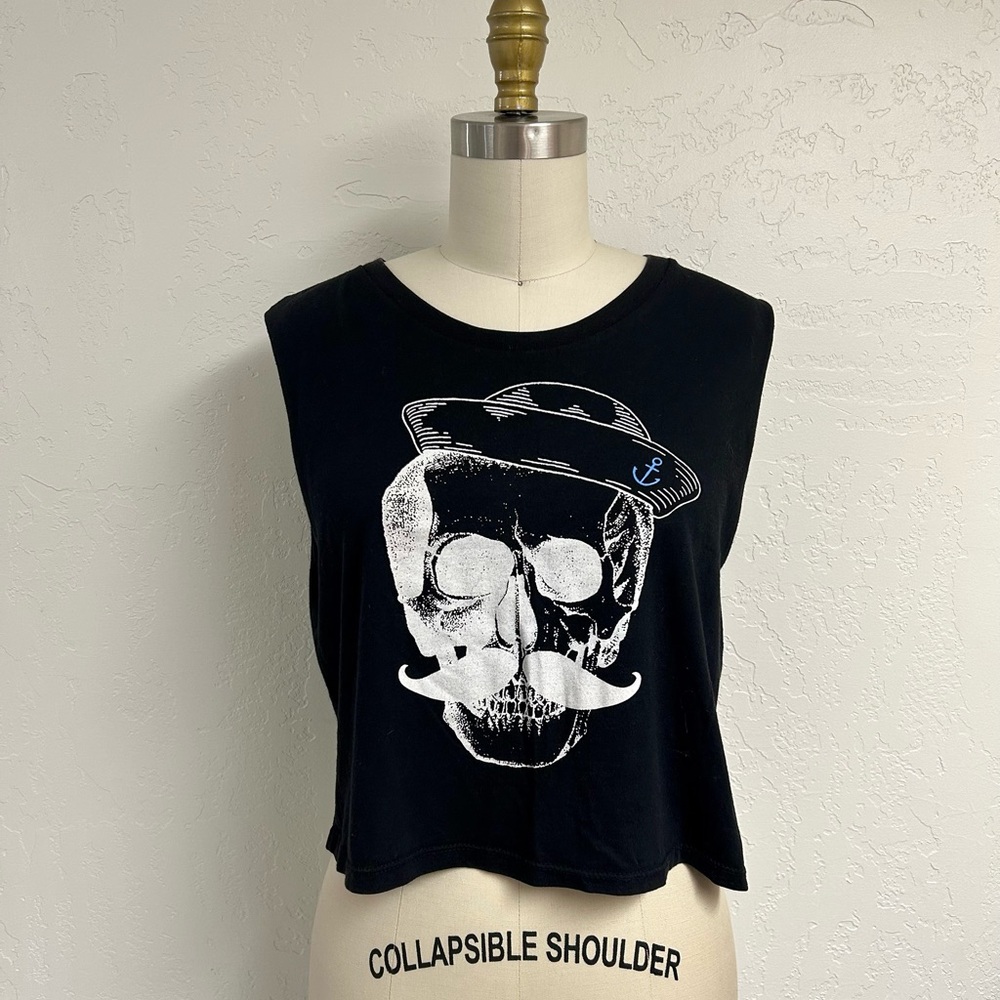 Black Skull Graphic Cropped Tank Top